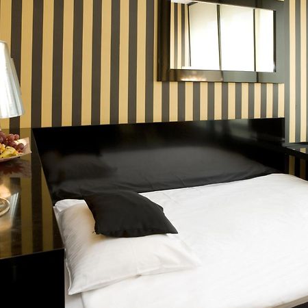 Relexa Hotel Bellevue An Der Alster Хамбург Стая снимка