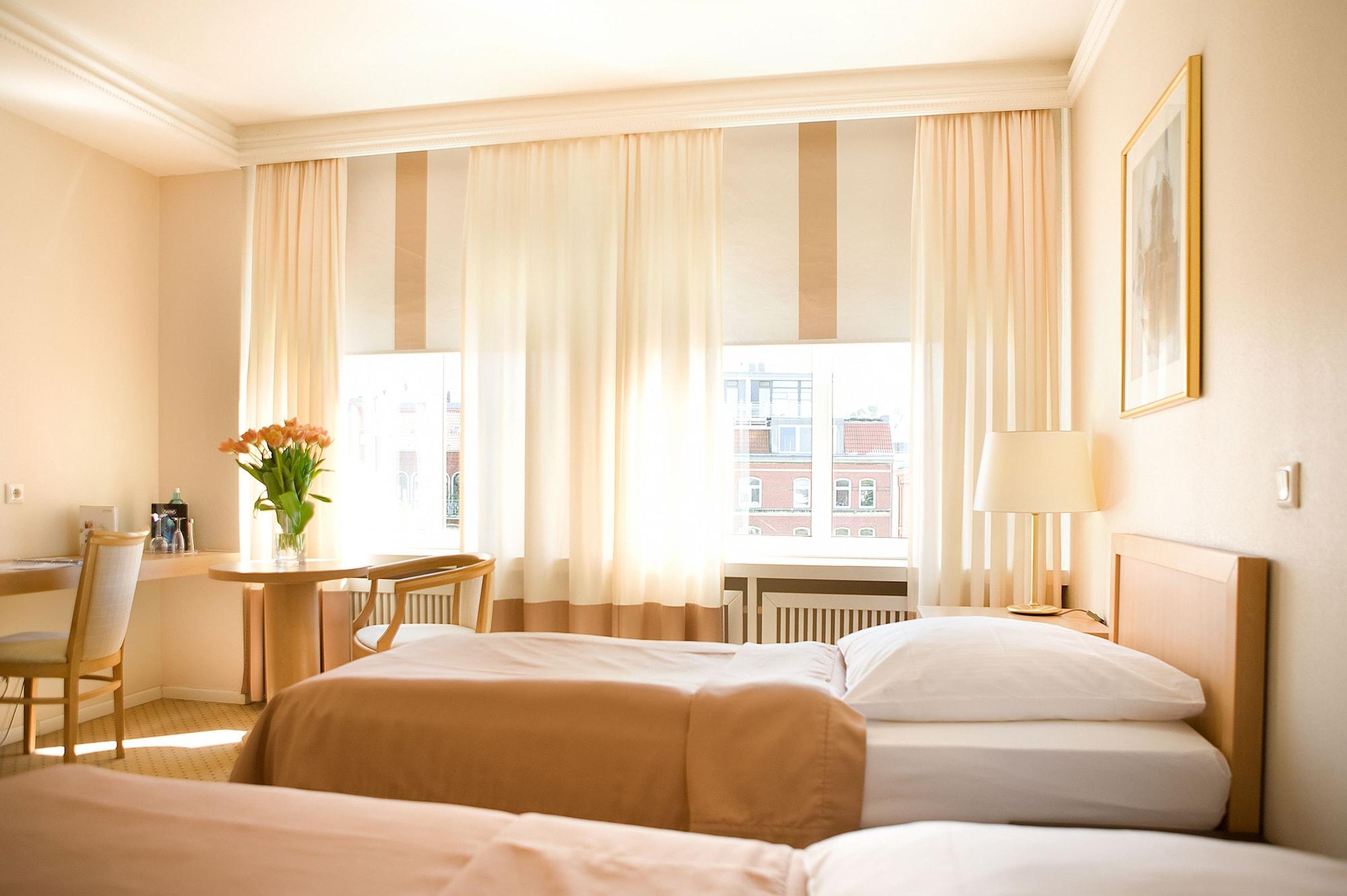 Relexa Hotel Bellevue An Der Alster Хамбург Екстериор снимка