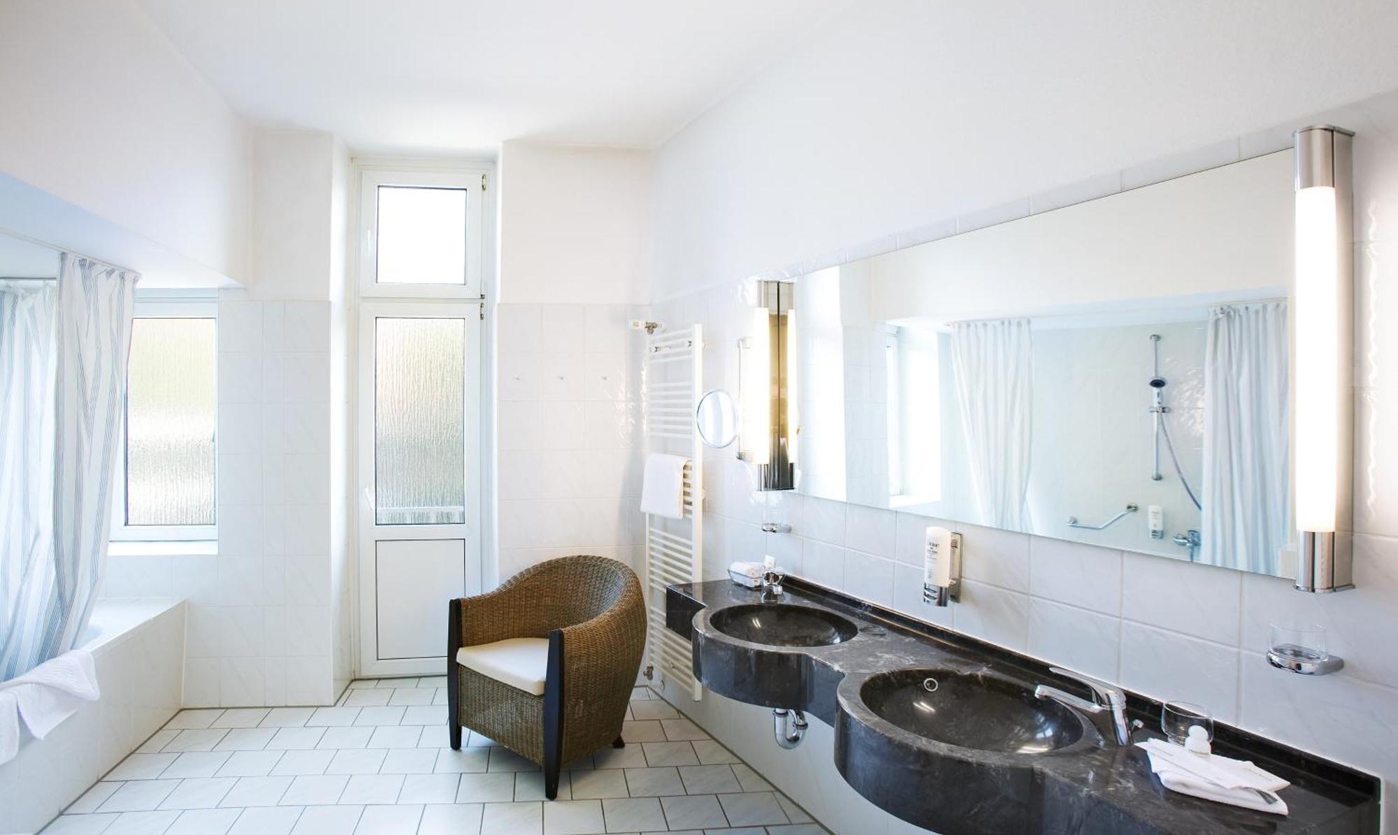 Relexa Hotel Bellevue An Der Alster Хамбург Стая снимка