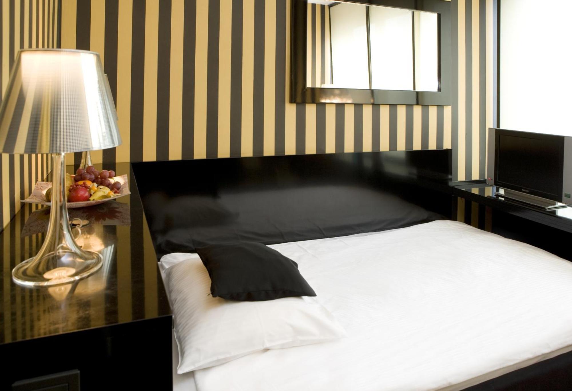 Relexa Hotel Bellevue An Der Alster Хамбург Стая снимка