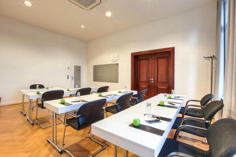 Relexa Hotel Bellevue An Der Alster Хамбург Екстериор снимка