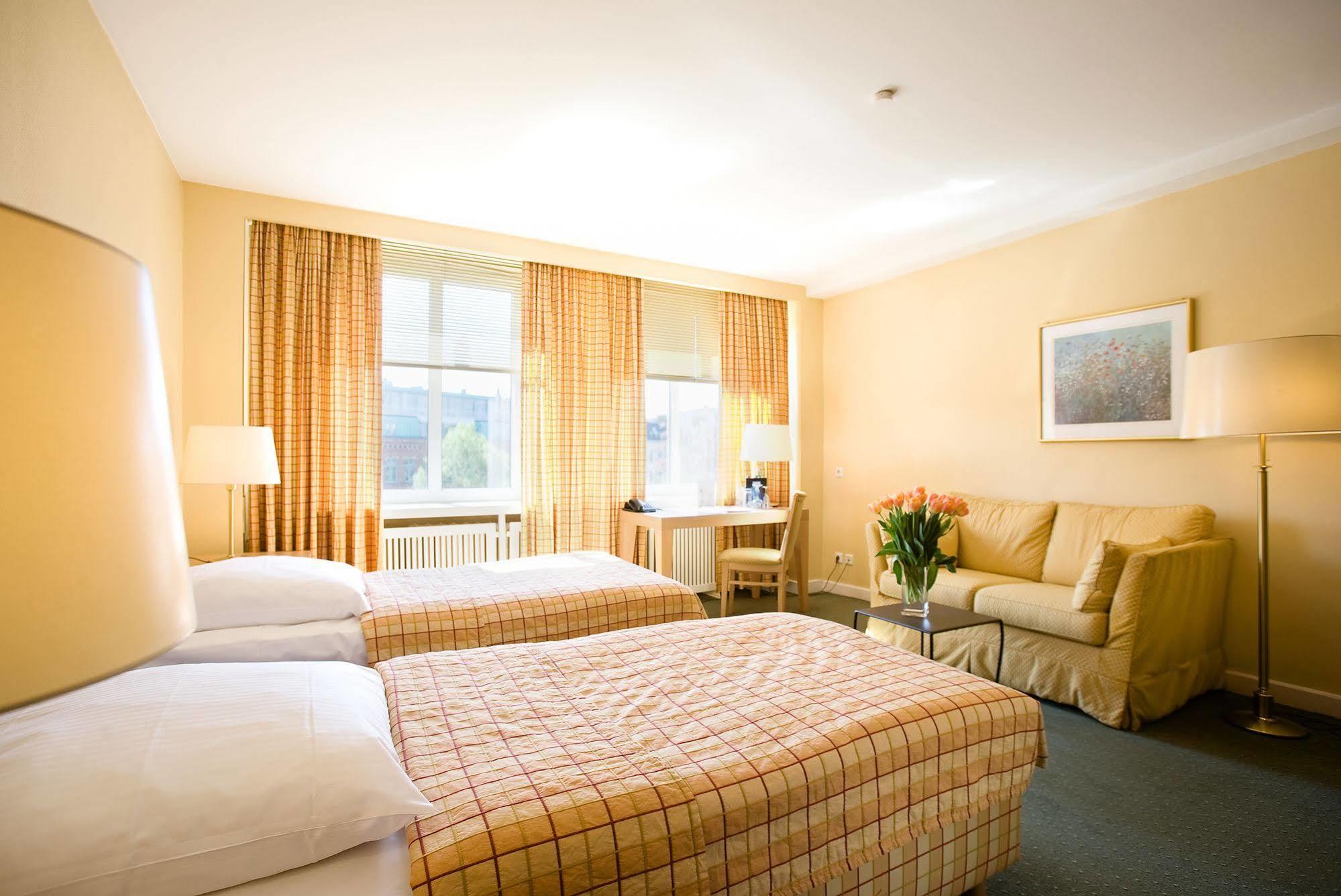 Relexa Hotel Bellevue An Der Alster Хамбург Стая снимка