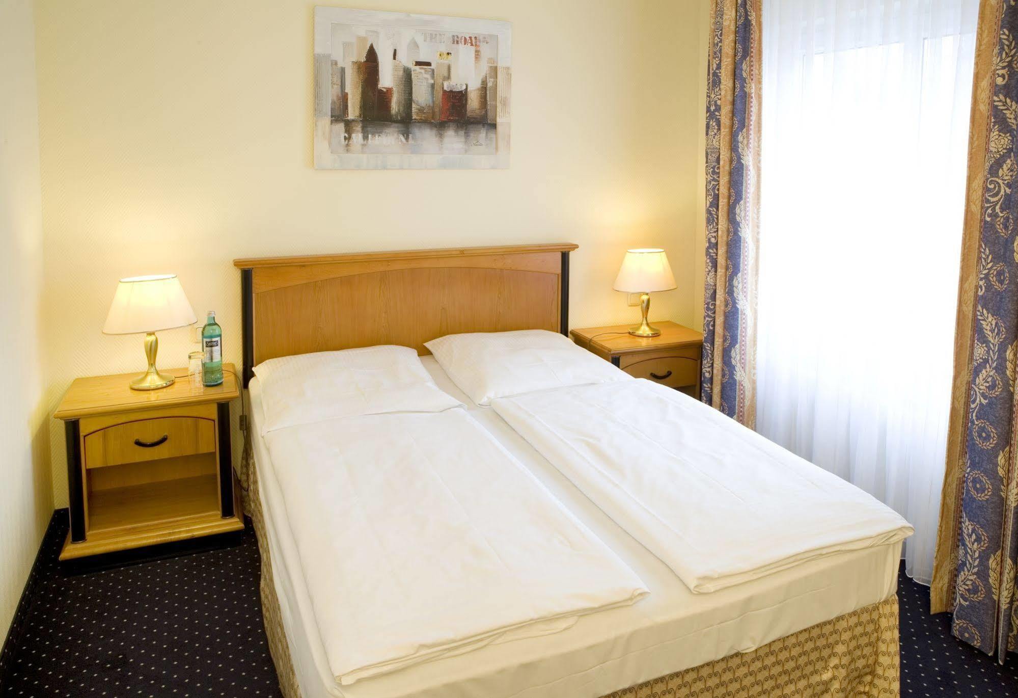 Relexa Hotel Bellevue An Der Alster Хамбург Екстериор снимка