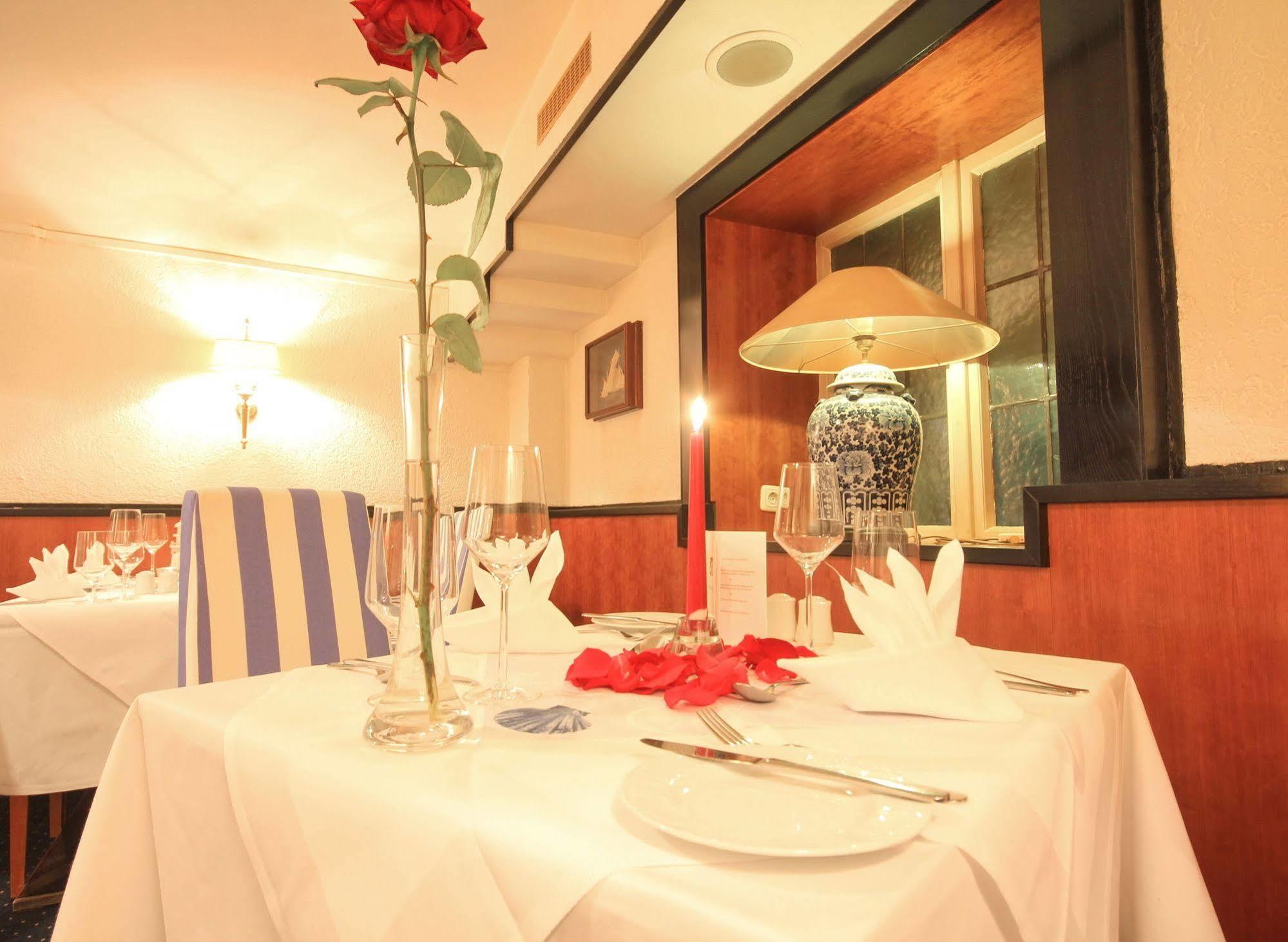 Relexa Hotel Bellevue An Der Alster Хамбург Екстериор снимка
